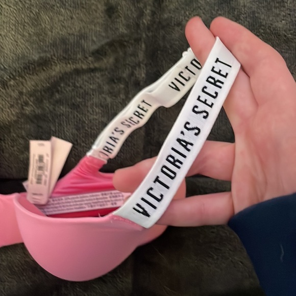 NWT Victoria’s Secret T-Shirt Lightly Lined Wireless Bra - Picture 2 of 6